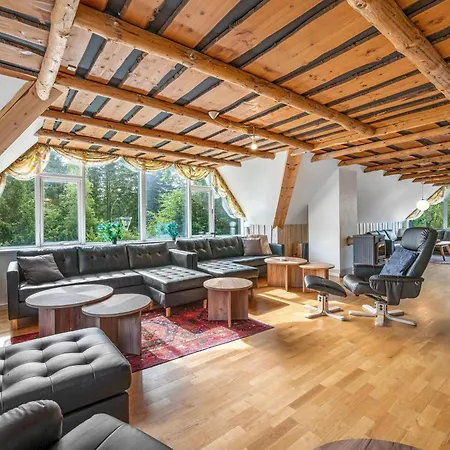 Hébergement de vacances 24 Person Pool House With Activity And 8 Bedrooms Kårup