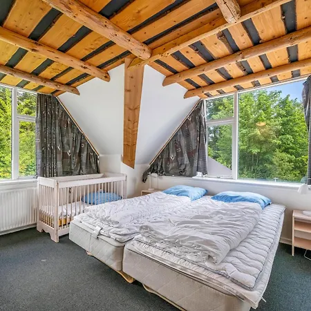 24 Person Pool House With Activity And 8 Bedrooms Hébergement de vacances Kårup
